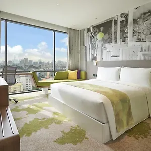 https://holiday-inn-suites-saigon-airport.hotelsvungtau.com